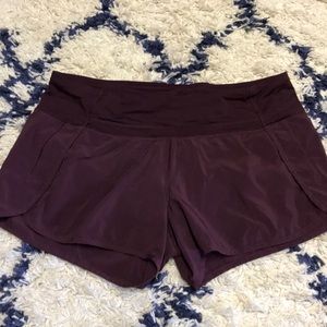 Lululemon run times short 4”